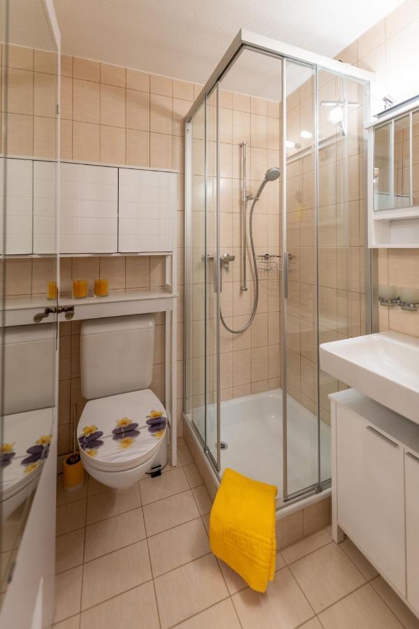 Ambassador Yellow Home Грахен Экстерьер фото