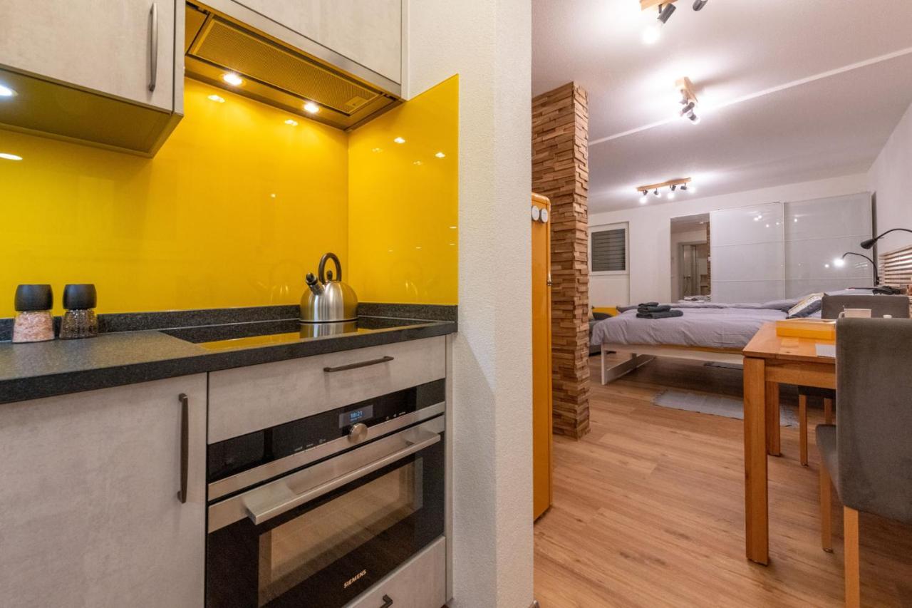 Ambassador Yellow Home Грахен Экстерьер фото