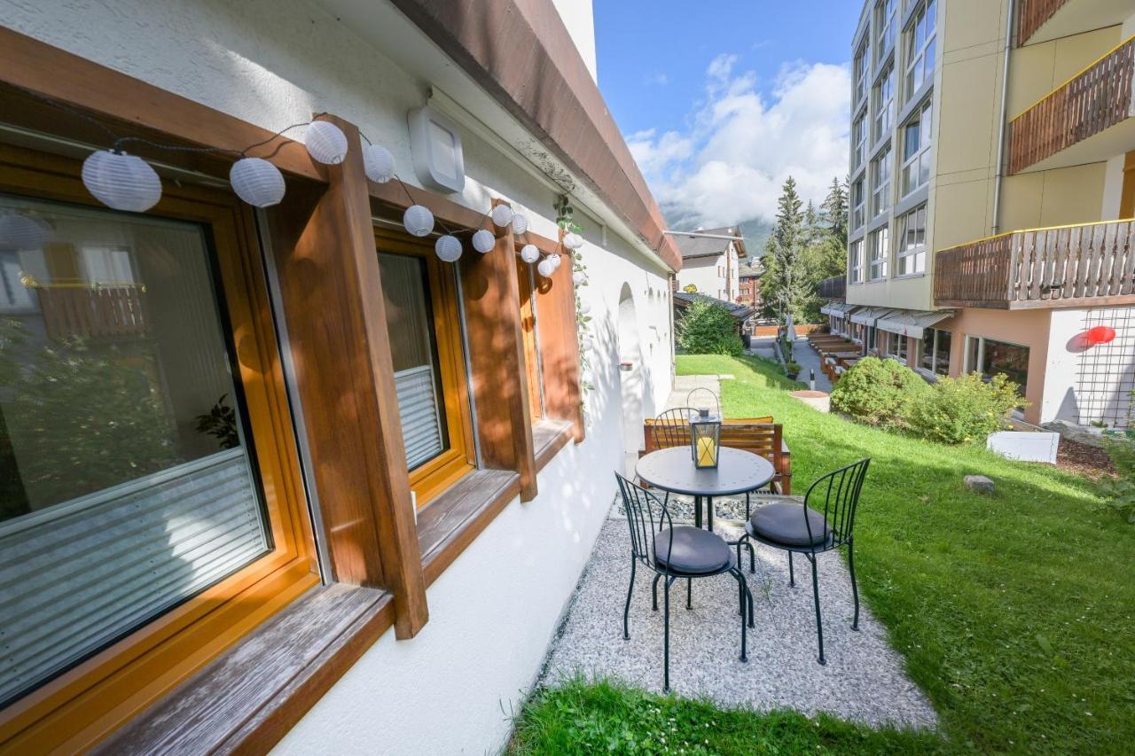 Ambassador Yellow Home Грахен Экстерьер фото