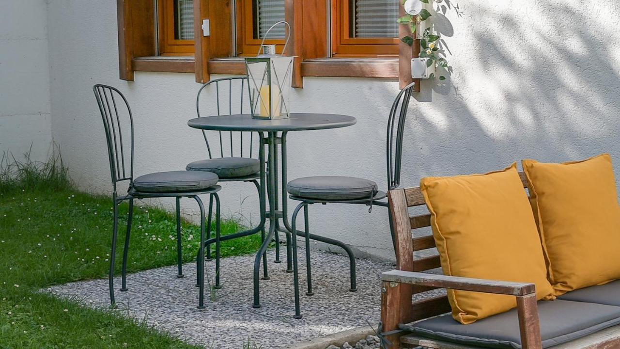 Ambassador Yellow Home Грахен Экстерьер фото